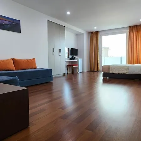 3b Boutique 4*