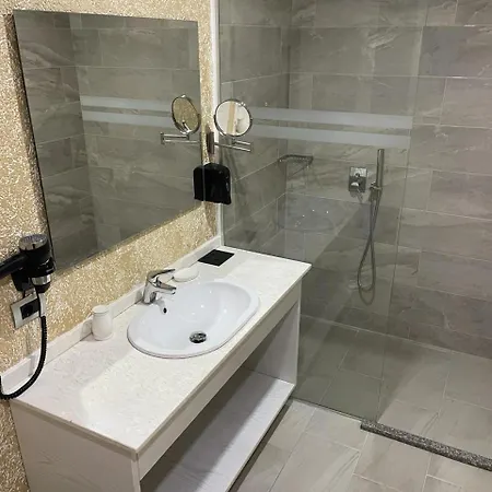 3b Boutique 4*