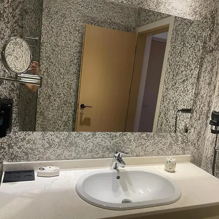 Hotel 3b Boutique 4*